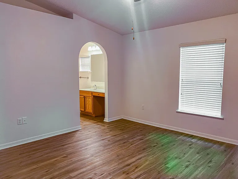 7867 Country Chase Ave — Photo 11