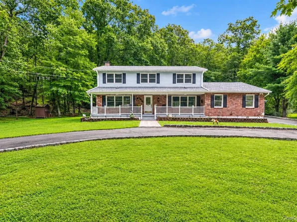 87 Mott Farm Road, Tomkins Cove, NY 10986