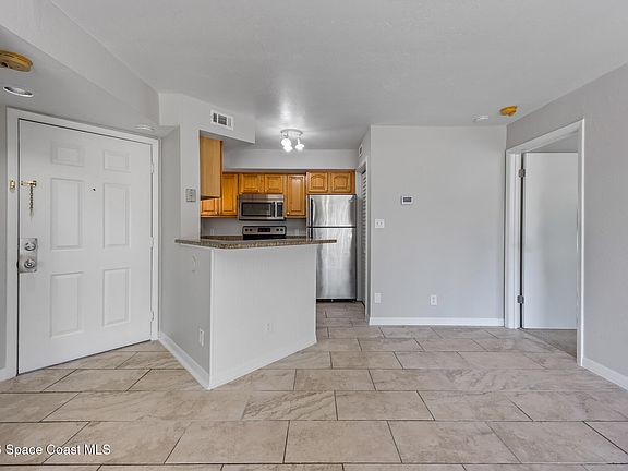 5th image of 650 Island Club Ct APT 160