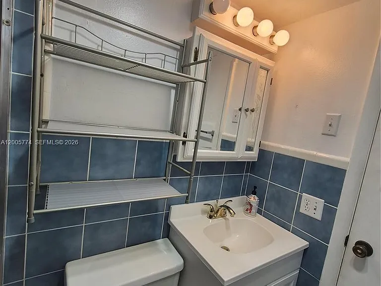 415 NE 2nd St #202 — Photo 20
