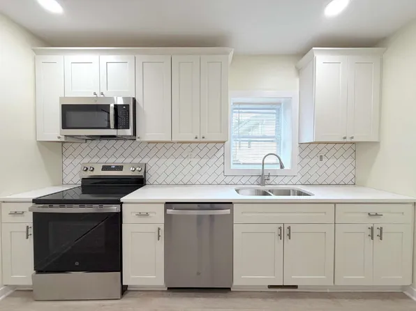 2647 E 6th St, Kansas City, MO 64124