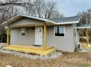8445 Mineral Dr, Houston, MO 65483