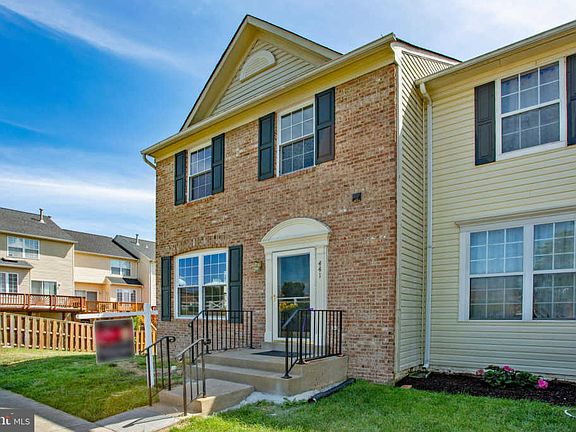 3rd image of 441 Silverbell Ter NE