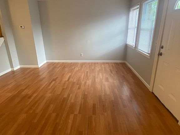5th image of 1119D Reservoir St