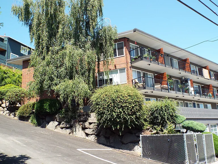 2501 Thorndyke Ave W #105 — Photo 10