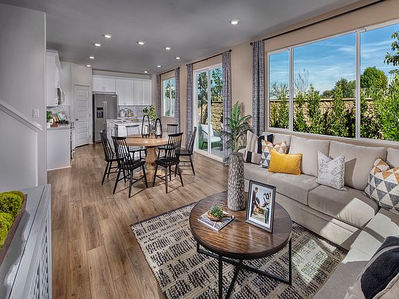 4th image of 352 Lockhart Way #K58x1b