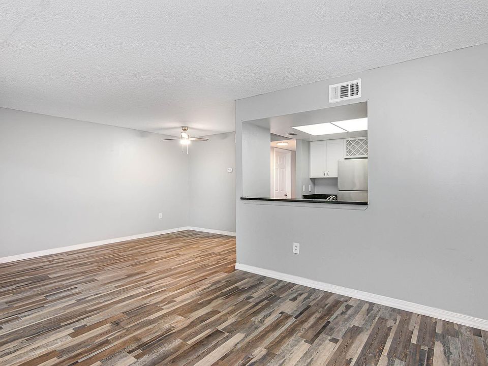 1st image of 1076 Mollie Ln