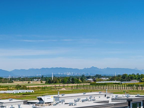 4th image of 6077 London Rd #304