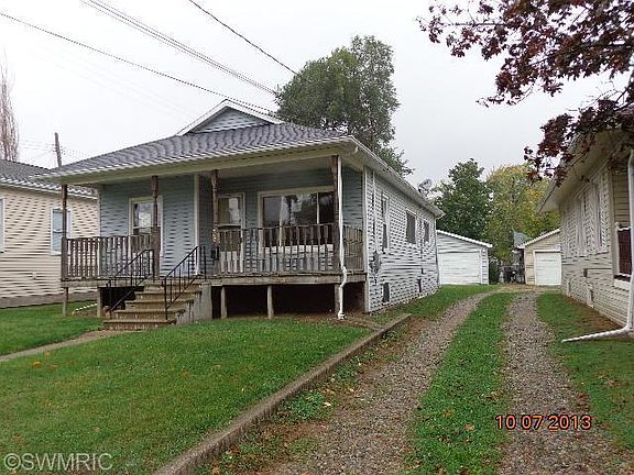 2nd image of 36 Bidwell St W