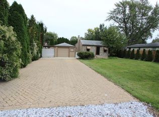 241 2nd St, Elgin, IL 60123