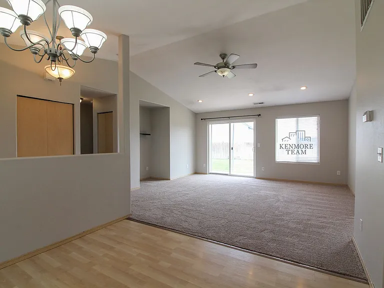 2815 S Underwood St — Photo 4
