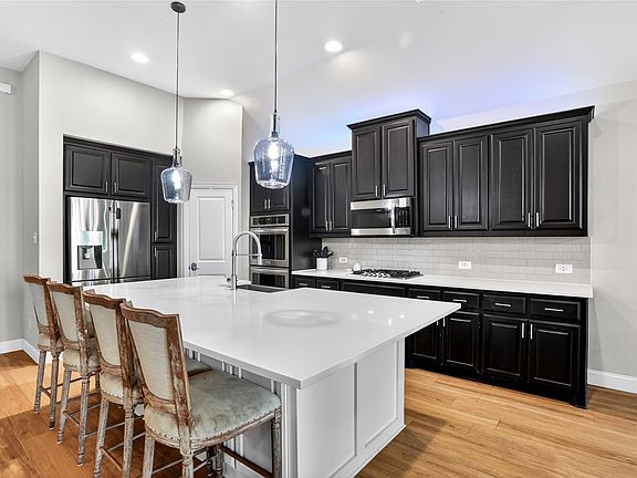 5th image of 2104 Artesia Blvd