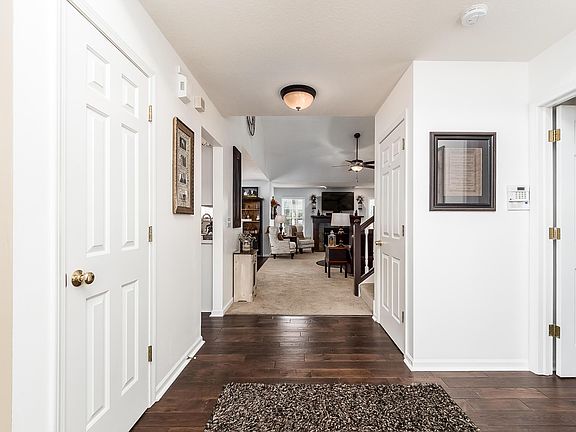 2nd image of 6462 Rose Garden Dr