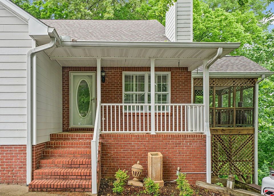 1st image of 151 Rose Dr