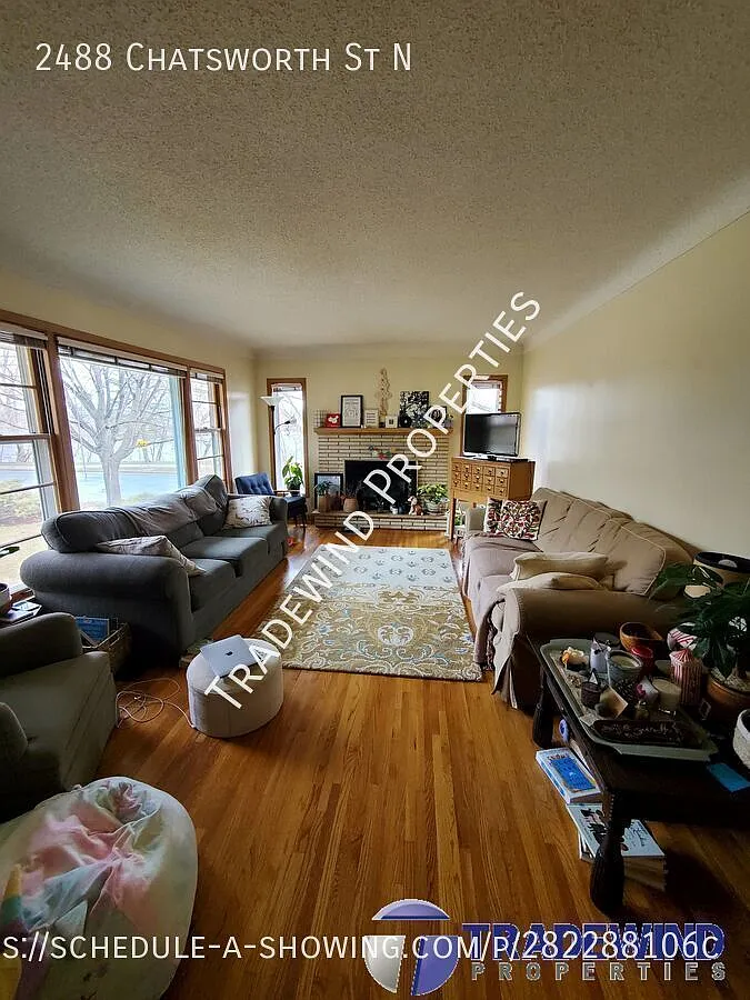 Great 3 bed 2 bath Home — Photo 4