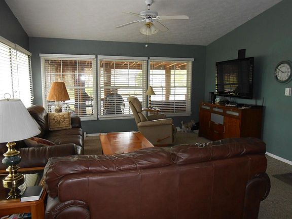 3rd image of 615 N 40th St