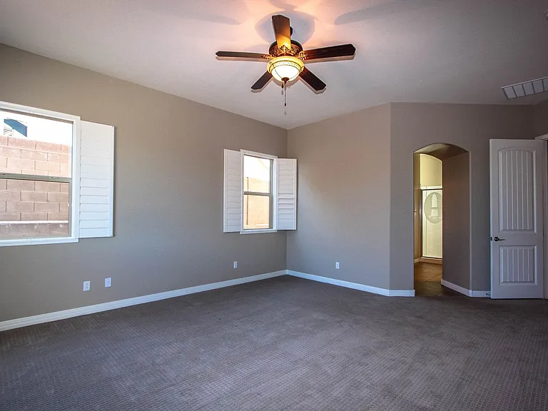 4083 N Pembroke St — Photo 11