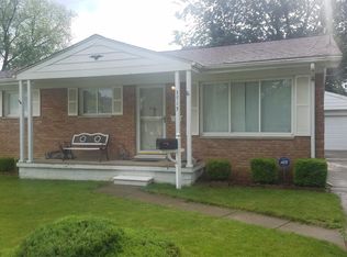 3715 Sunridge Dr, Flint, MI 48506