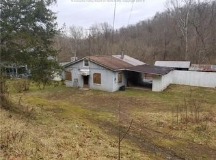 4976 Coal River Rd, Tornado, WV 25202