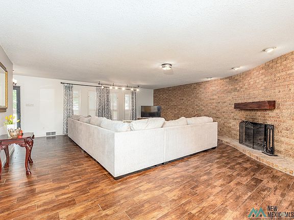 5th image of 1516 Claremont Ter