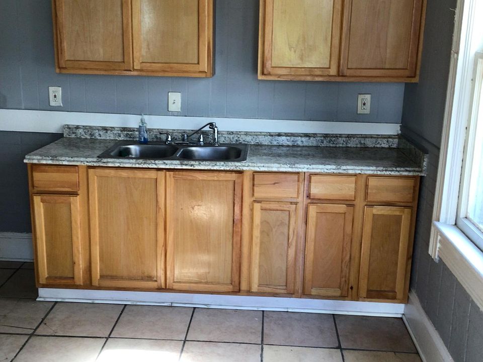1st image of 3133 W 44th St