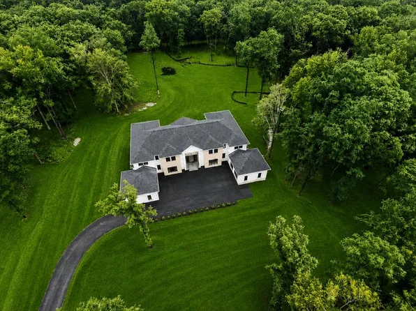 5947 Doyle Rd, Clifton, VA 20124