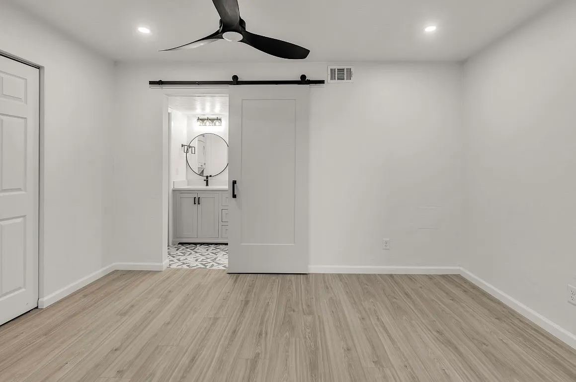 1 bed, 774 sqft, $1,350 — Photo 3