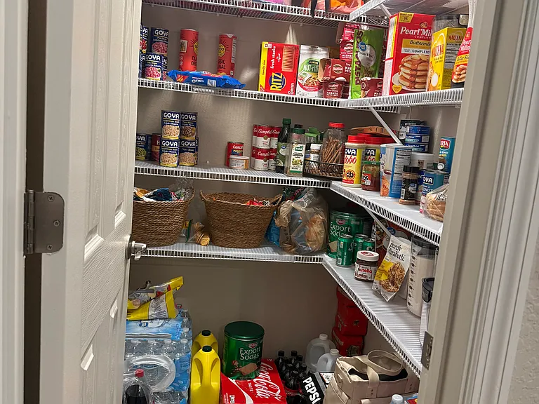 Walking pantry