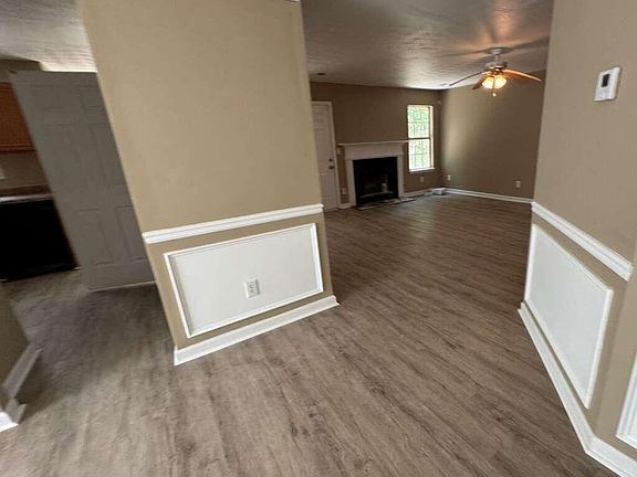 3rd image of 7195 Tanger Blvd #2