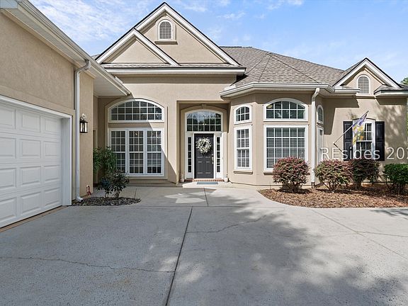 2nd image of 1 Meadowlawn Ln