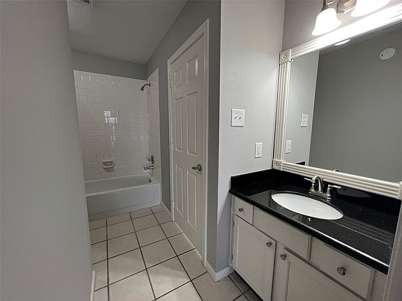 5th image of 7931 Catalpa St