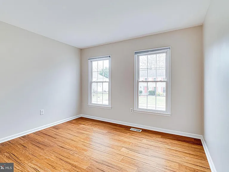 3022 Dower House Dr — Photo 33