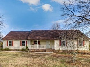 905 Stoney Creek Church Rd, Burlington, NC 27217