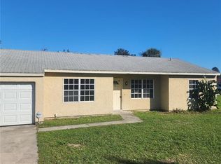 325 Oak Track Crse, Ocala, FL 34472