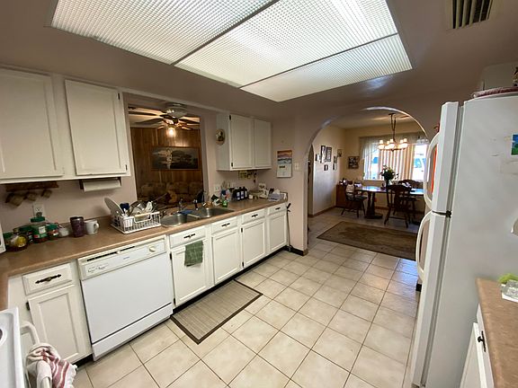 4th image of 985 Huntington Pl