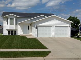 4910 Fairfax Loop, Bismarck, ND 58503