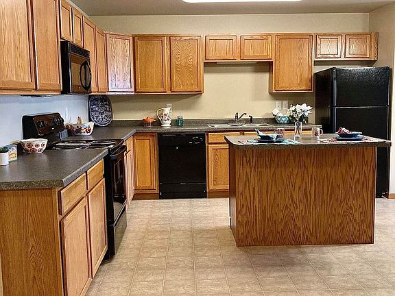 2nd image of 940 W Turnpike Ave #203