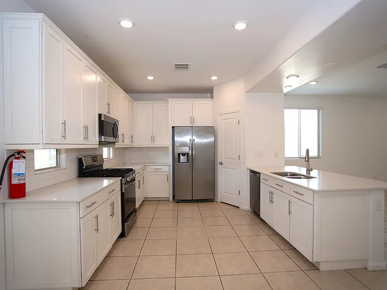 9210 W Willow Bend Ln — Photo 10