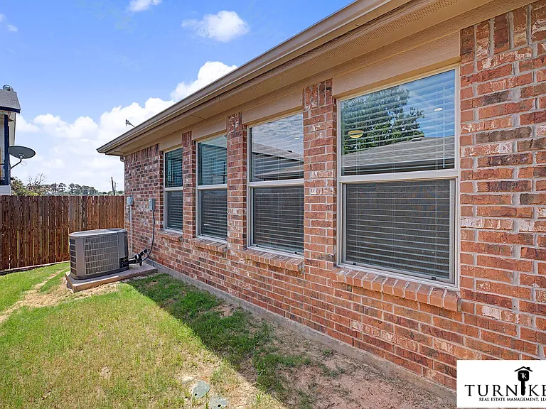 1324-1328 White Sand Dr — Photo 28