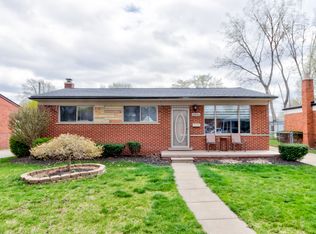 8486 Christine St, Warren, MI 48093