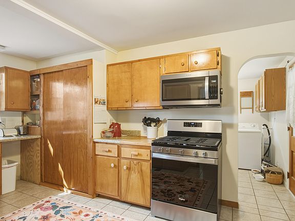 4th image of 8182 Youngman Rd
