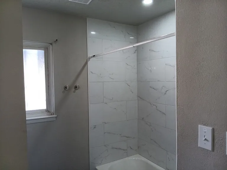 4001 Wellesley Dr NE — Photo 27