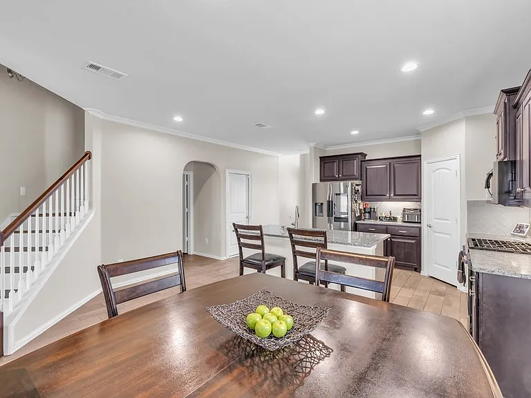 2313 Sky View Rd — Photo 11