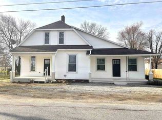 9559 E Main St, Oakland City, IN 47660