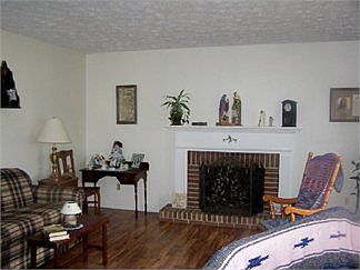 5th image of 5015 Trails End Dr