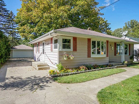 2nd image of 3525 Senora Ave SE