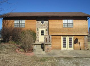 1833 Northwood St, Bolivar, MO 65613