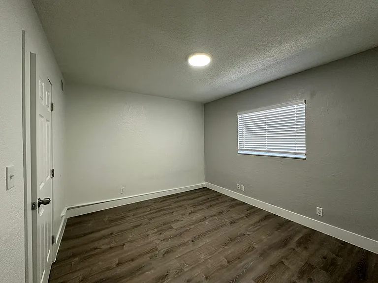 3660 NE 6th Ave #3 — Photo 11