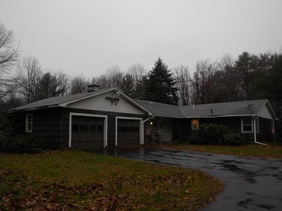 2nd image of 1591 Battle St