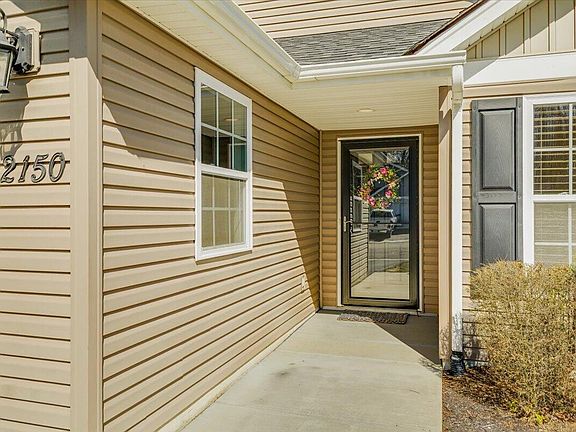 3rd image of 2150 Giles Dr SE
